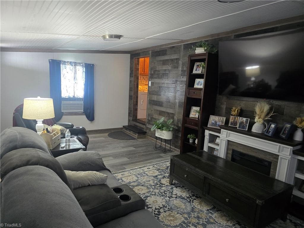 Manufactured Home at 185 Bells Lane, Ronda NC 28670, photo 13 of 50