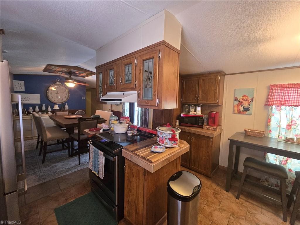 Manufactured Home at 185 Bells Lane, Ronda NC 28670, photo 17 of 50