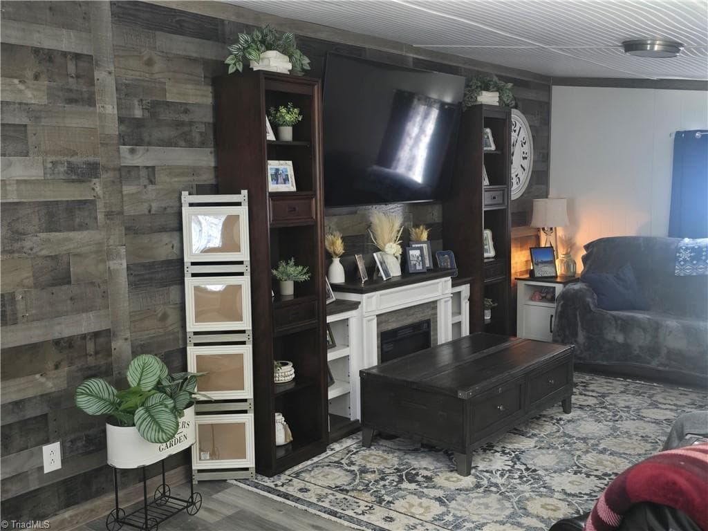Manufactured Home at 185 Bells Lane, Ronda NC 28670, photo 11 of 50