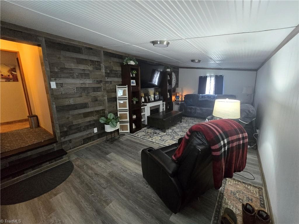 Manufactured Home at 185 Bells Lane, Ronda NC 28670, photo 8 of 50