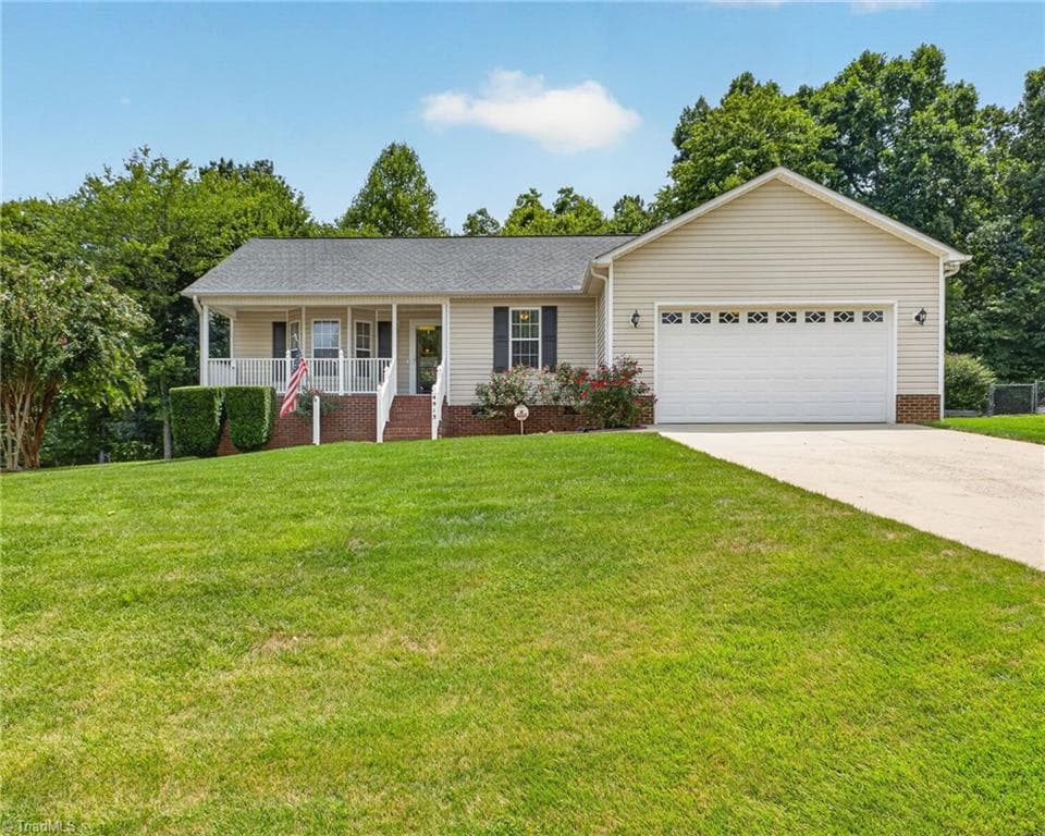 4913 Creeks Crossing Road, Asheboro NC 27205