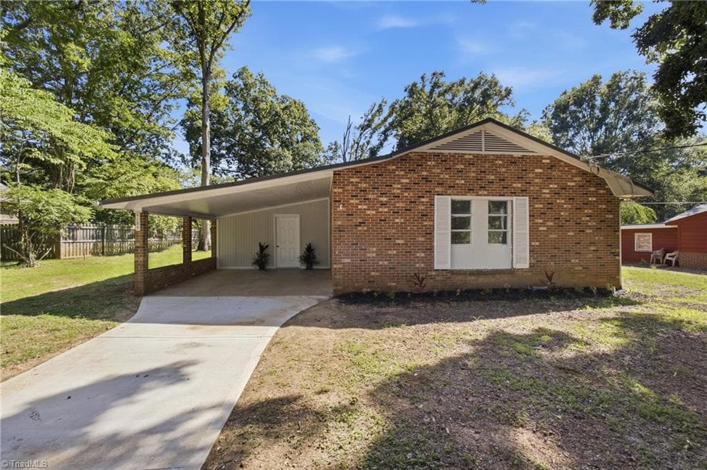 6132 Arden Drive, Clemmons NC 27012