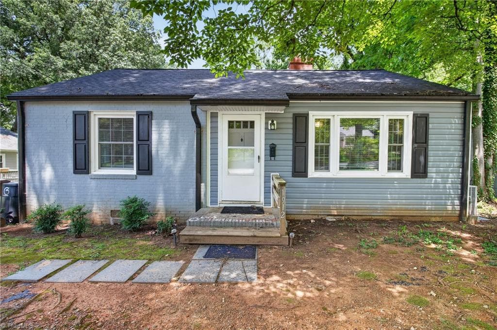1912 Colonial Avenue, Greensboro NC 27408
