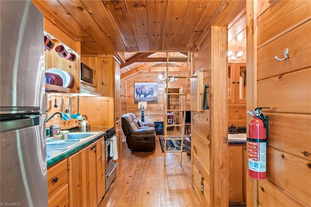 Modular at 157 Wolf Trail, McGrady NC 28649, photo 6 of 31