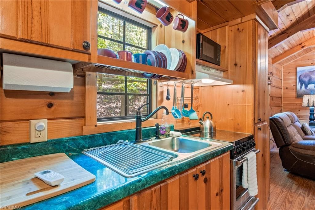 Modular at 157 Wolf Trail, McGrady NC 28649, photo 7 of 31
