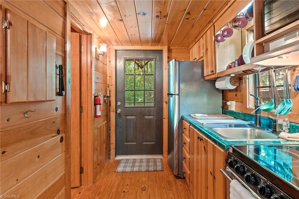 Modular at 157 Wolf Trail, McGrady NC 28649, photo 3 of 31