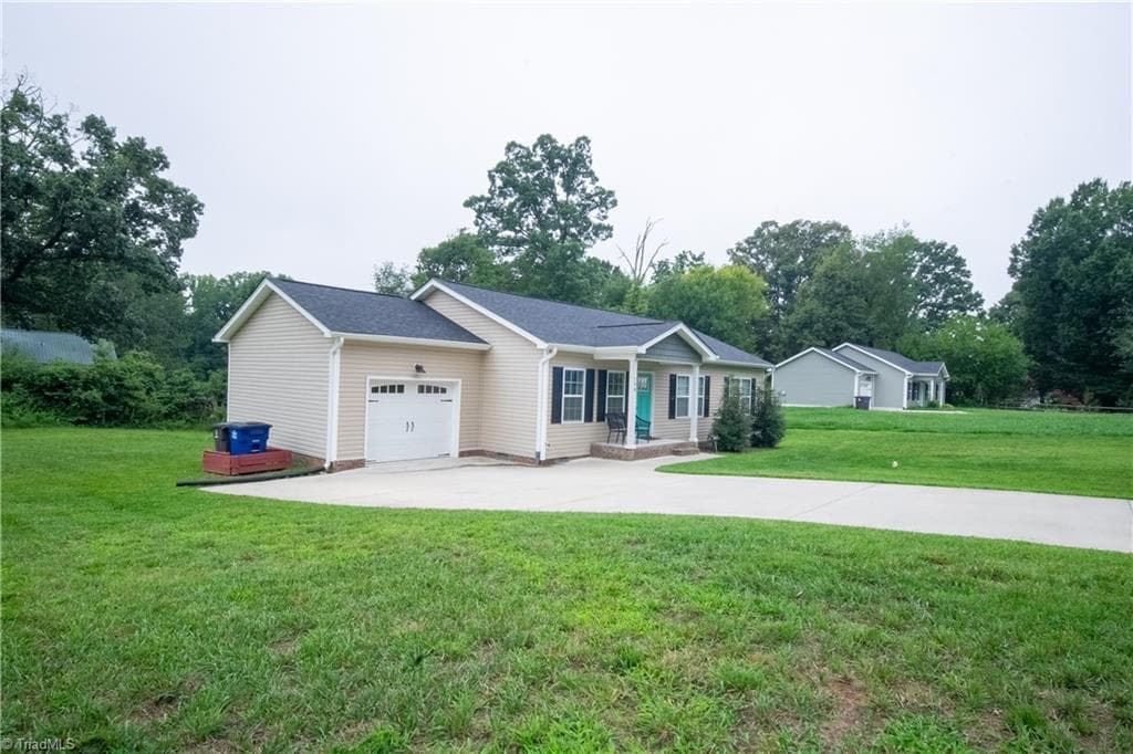 Stick/Site Built at 198 Quail Drive, Winston-Salem NC 27105, Winston-Salem, photo 2 of 12