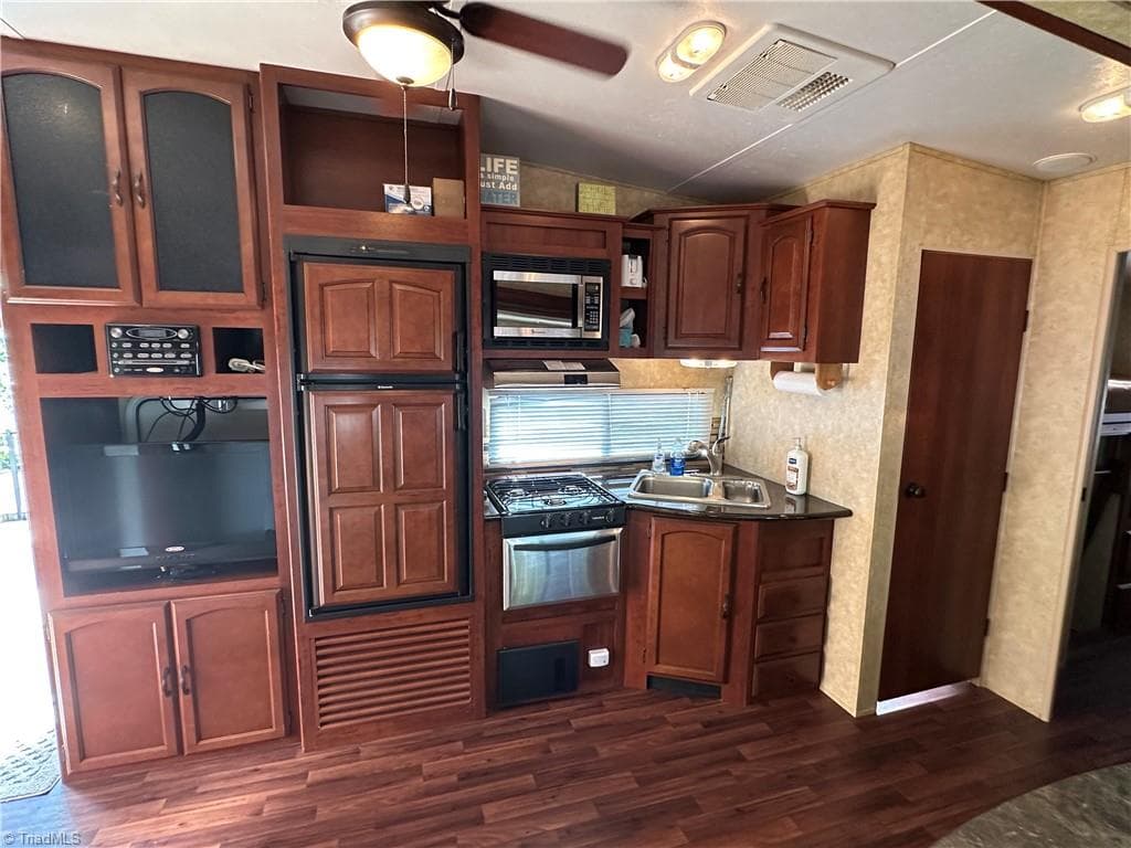 Manufactured Home at 139 Pier Avenue, New London NC 28127, New London, photo 25 of 50