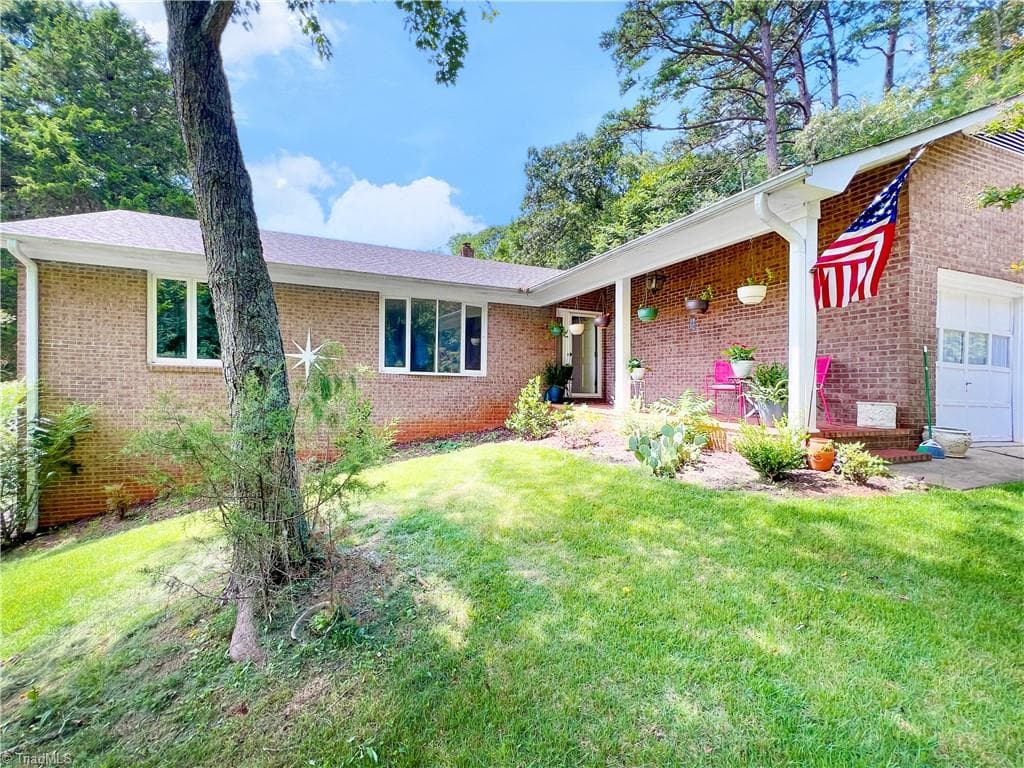 5720 Polaris Road, Pfafftown NC 27040