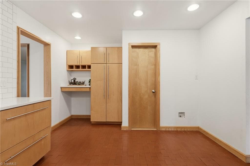 Stick/Site Built at 905 Northshore Court, High Point NC 27265, photo 10 of 36