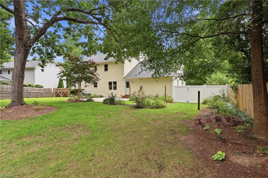 Stick/Site Built at 905 Northshore Court, High Point NC 27265, photo 33 of 36