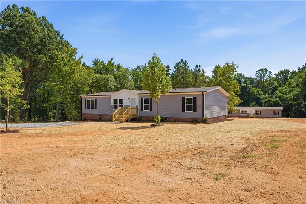 Manufactured Home at 849 Walker Street, Reidsville NC 27320, photo 2 of 43