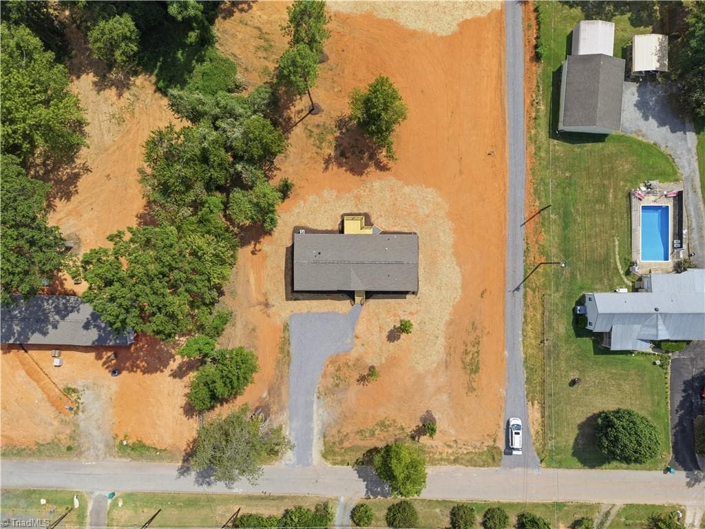 Manufactured Home at 849 Walker Street, Reidsville NC 27320, photo 43 of 43