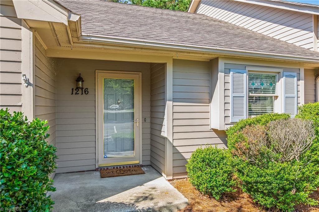 Stick/Site Built at 1216 Watermark Court, High Point NC 27265, photo 4 of 38