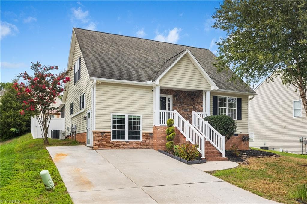 4153 Salem Springs Court, Winston-Salem NC 27107