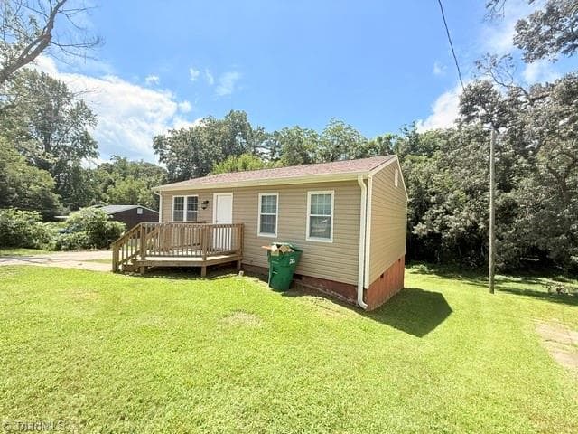 Stick/Site Built at 614 Wesley Drive, High Point NC 27260, photo 2 of 15