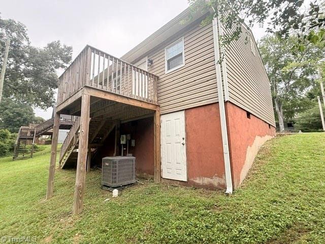 Stick/Site Built at 614 Wesley Drive, High Point NC 27260, photo 3 of 15