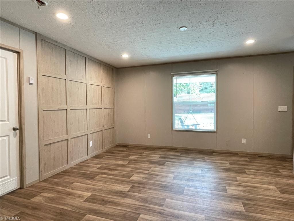 Manufactured Home at 2317 Elbon Drive, Winston-Salem NC 27105, Winston-Salem, photo 3 of 30
