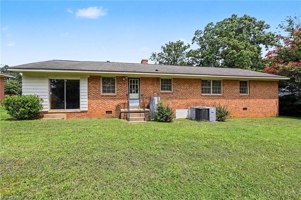 Stick/Site Built at 509 Oakwood Lane, Graham NC 27253, photo 18 of 24