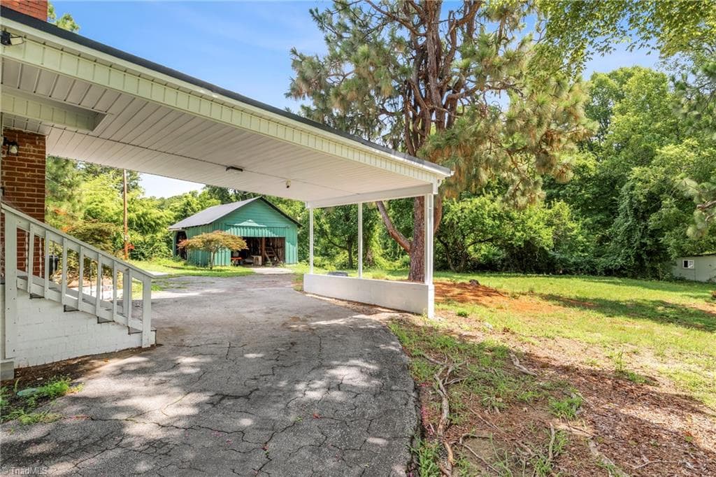 Stick/Site Built at 156 Payne Road, Thomasville NC 27360, photo 35 of 38