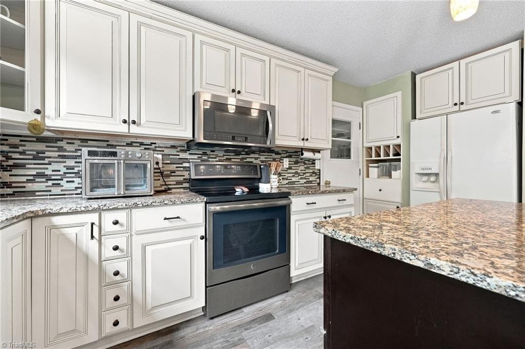 Stick/Site Built at 150 Creekview Drive, Kernersville NC 27284, photo 10 of 39