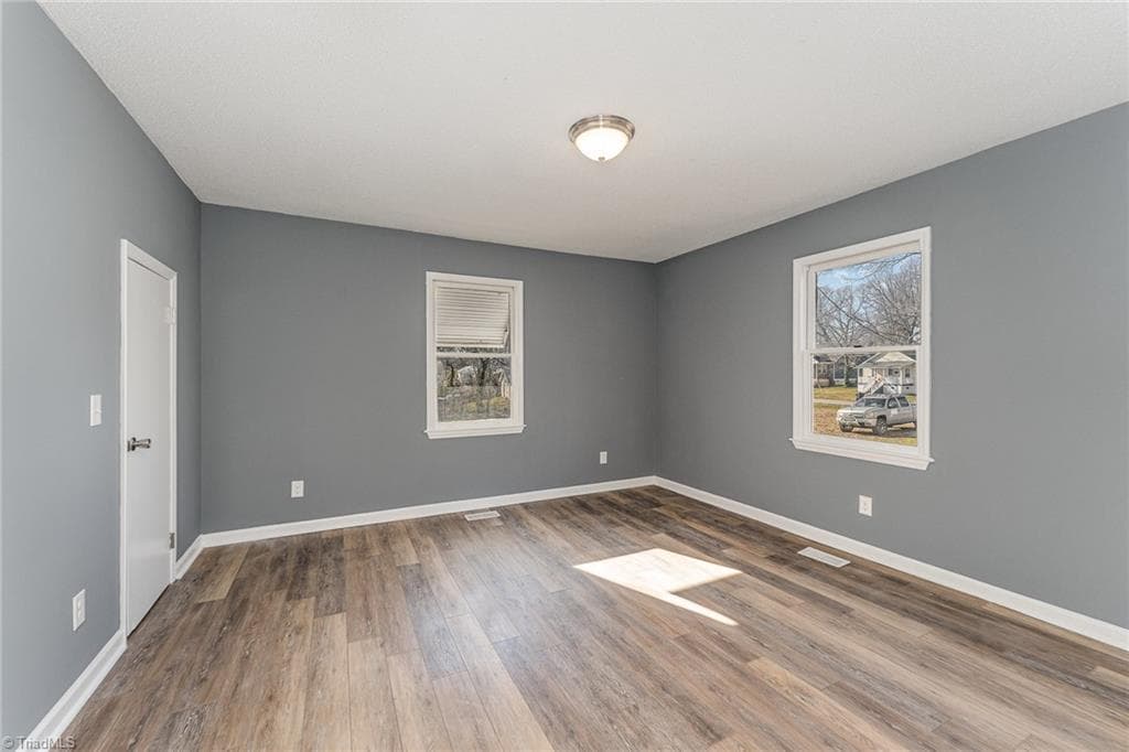 Updated bedroom in 2nd apartment. - 805 N Mebane Street # B, Burlington NC 27217, Burlington