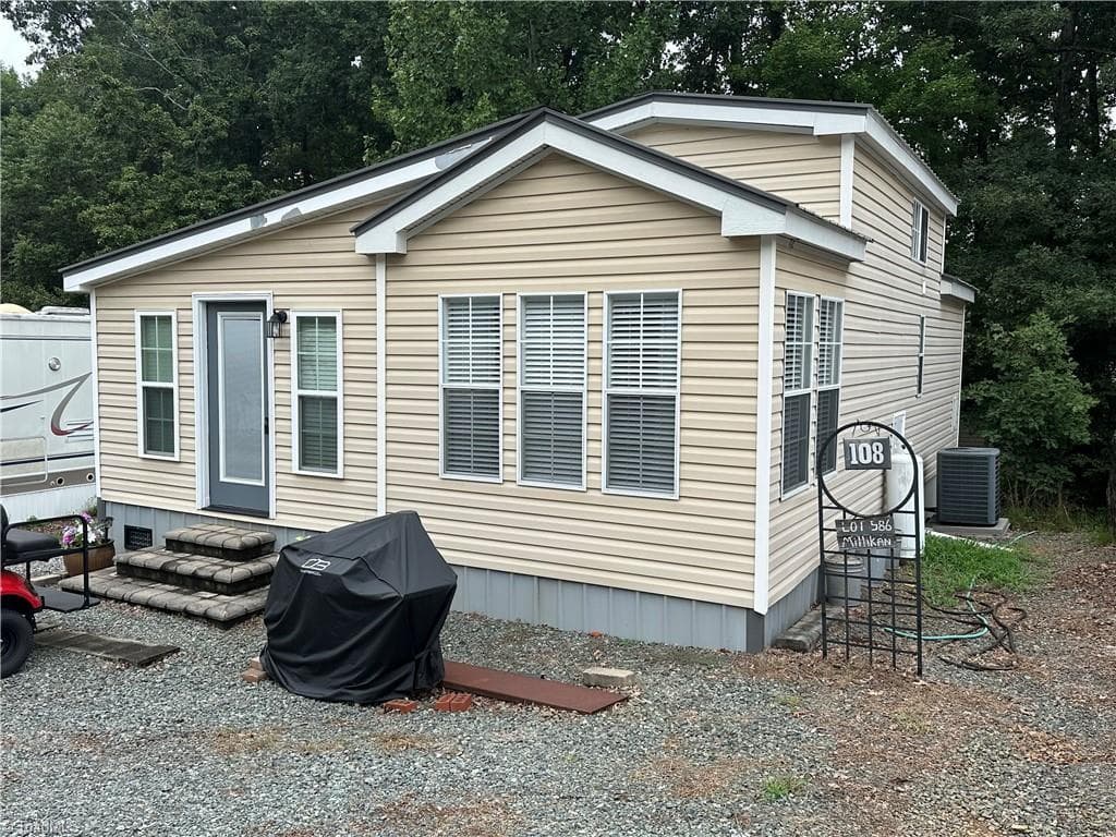 108 Humming bird Circle, New London NC 28127