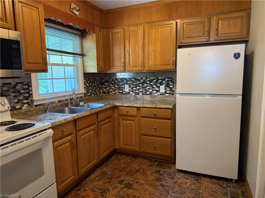 Stick/Site Built at 717 Edgewood Road, Wilkesboro NC 28697, Wilkesboro, photo 7 of 28