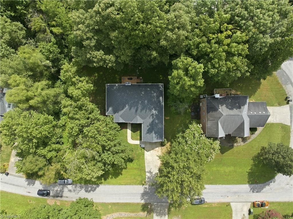 Stick/Site Built at 6025 Habersham Drive, Kernersville NC 27284, photo 37 of 41
