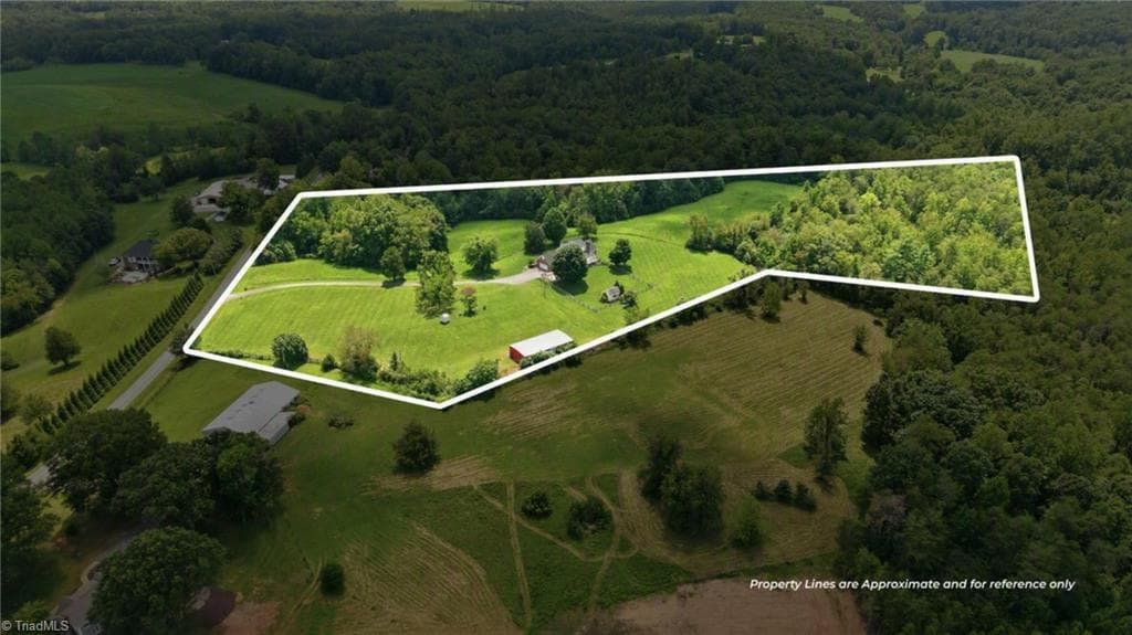 Stick/Site Built at 1207 Grassy Creek Road, Pinnacle NC 27043, photo 9 of 50