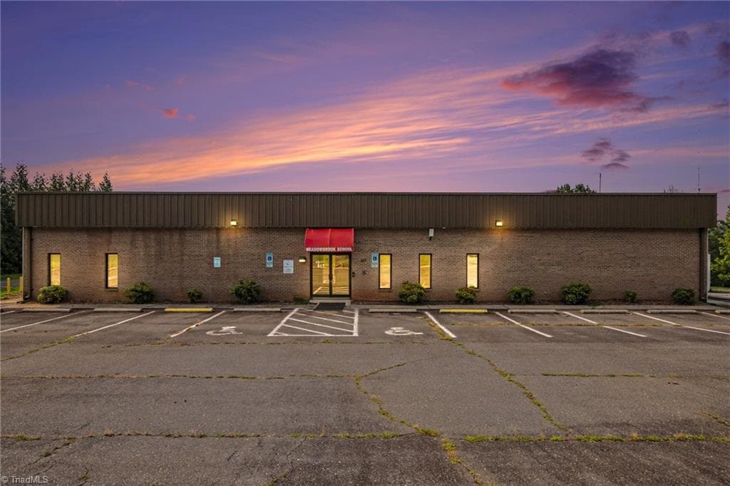 817 Meadowbrook Drive, King NC 27021
