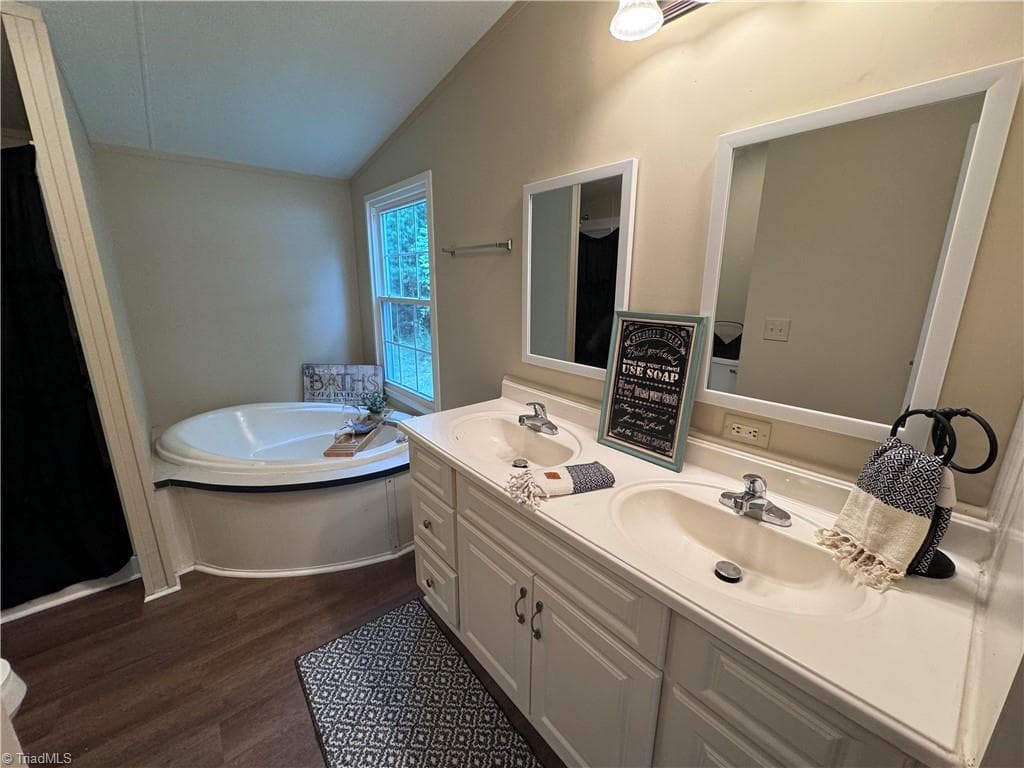 Manufactured Home at 5052 Friendship Circle Road, East Bend NC 27018, East Bend, photo 27 of 50