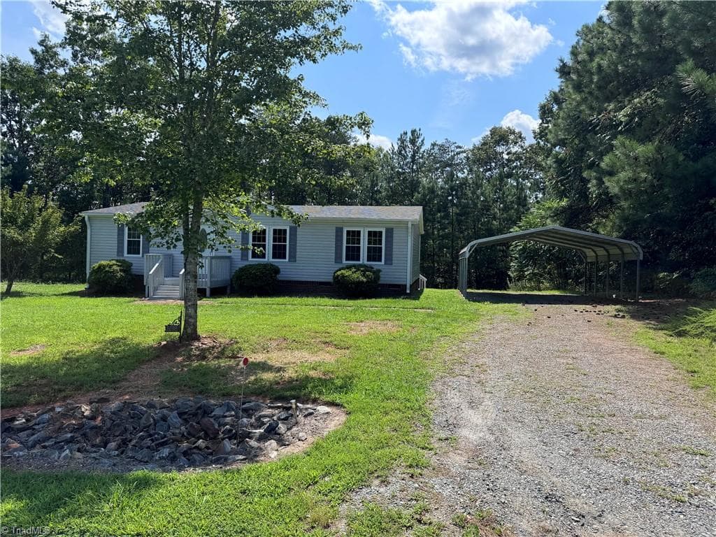 Manufactured Home at 5052 Friendship Circle Road, East Bend NC 27018, East Bend, photo 2 of 50