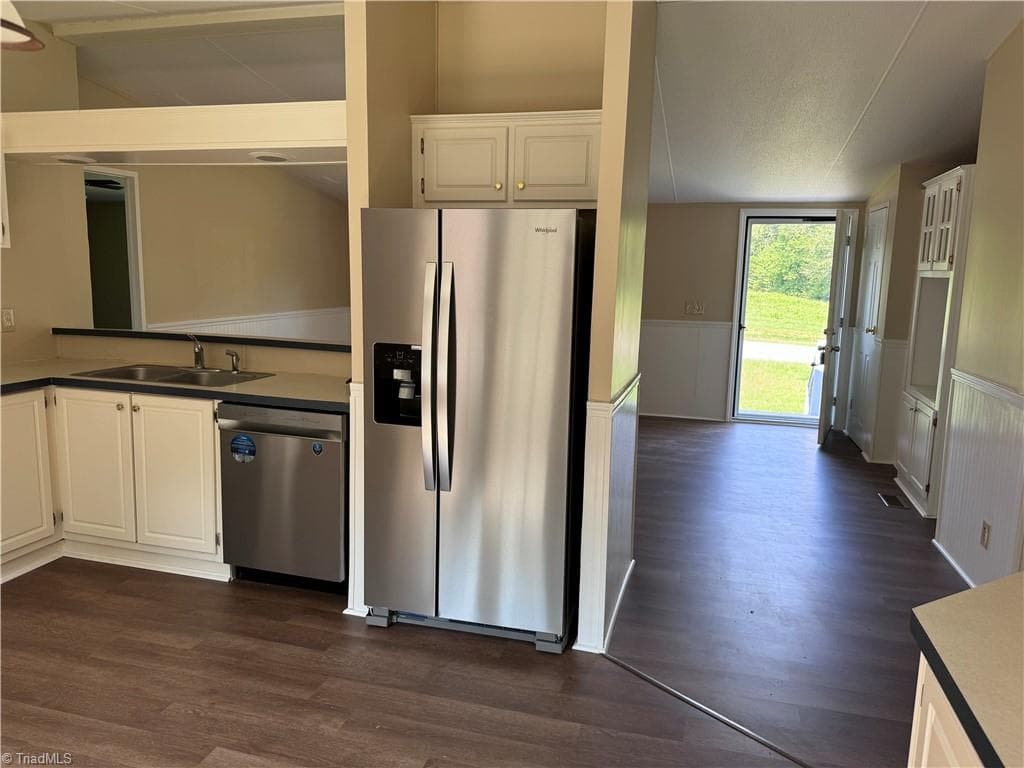 Manufactured Home at 5052 Friendship Circle Road, East Bend NC 27018, East Bend, photo 13 of 50