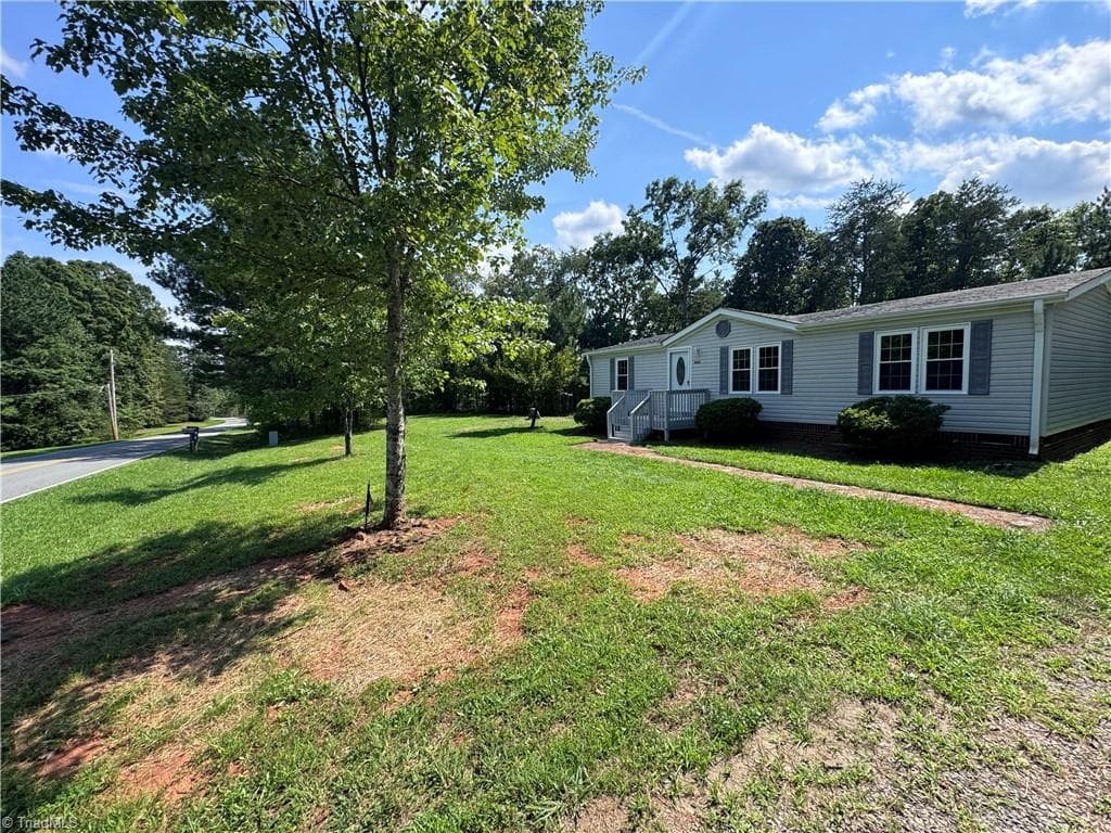 Manufactured Home at 5052 Friendship Circle Road, East Bend NC 27018, East Bend, photo 47 of 50