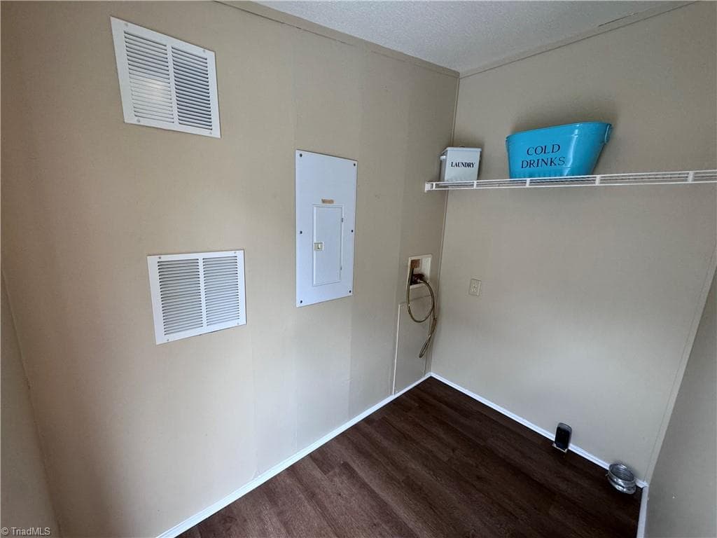 Manufactured Home at 5052 Friendship Circle Road, East Bend NC 27018, East Bend, photo 26 of 50