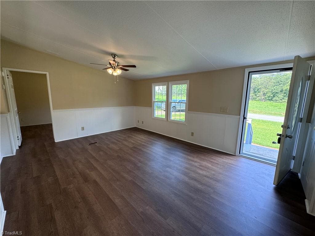 Manufactured Home at 5052 Friendship Circle Road, East Bend NC 27018, East Bend, photo 22 of 50