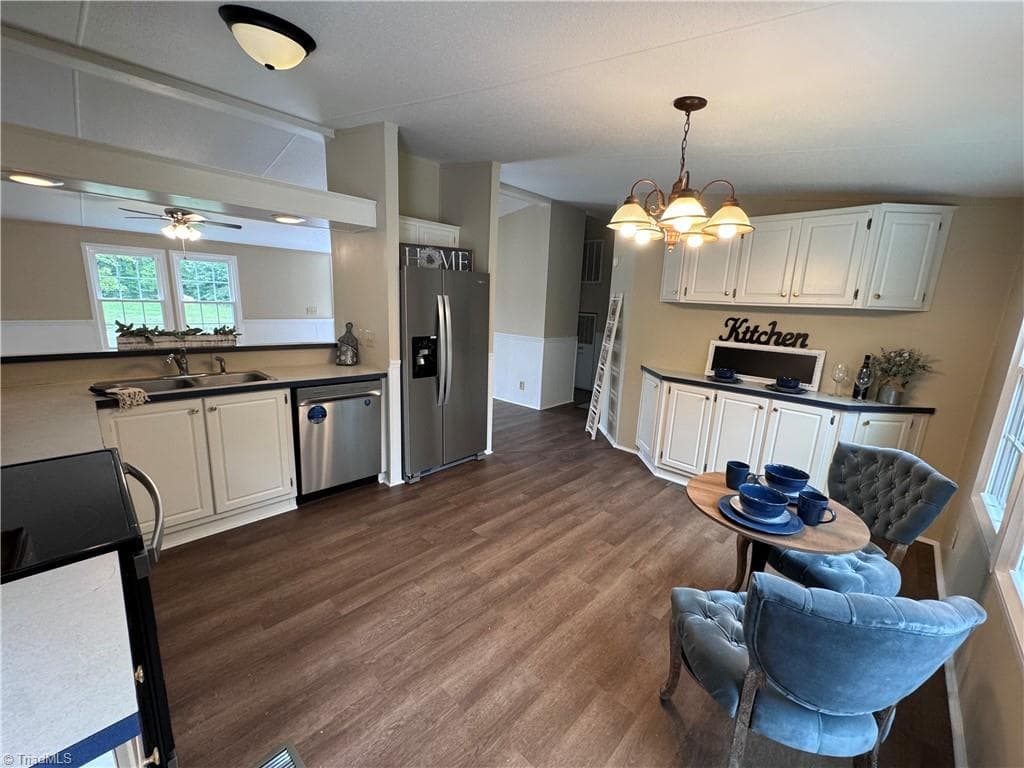 Manufactured Home at 5052 Friendship Circle Road, East Bend NC 27018, East Bend, photo 7 of 50