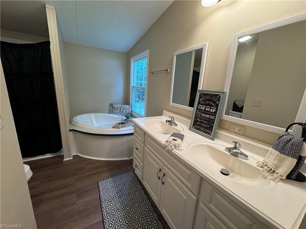 Manufactured Home at 5052 Friendship Circle Road, East Bend NC 27018, East Bend, photo 28 of 50