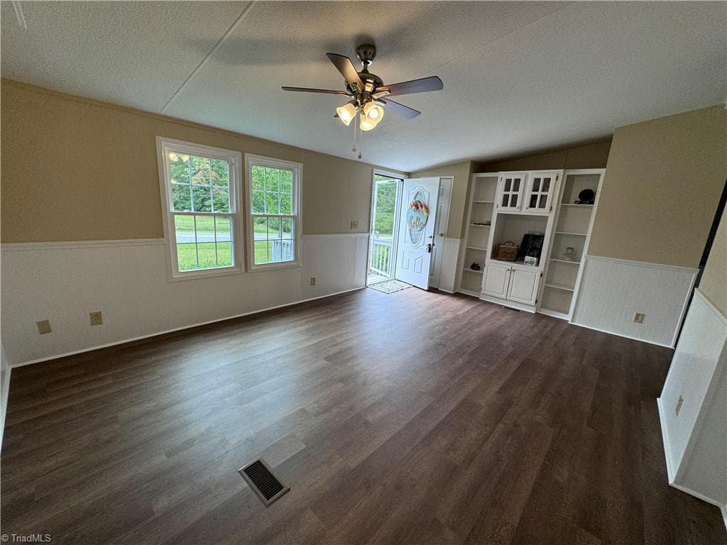 Manufactured Home at 5052 Friendship Circle Road, East Bend NC 27018, East Bend, photo 20 of 50