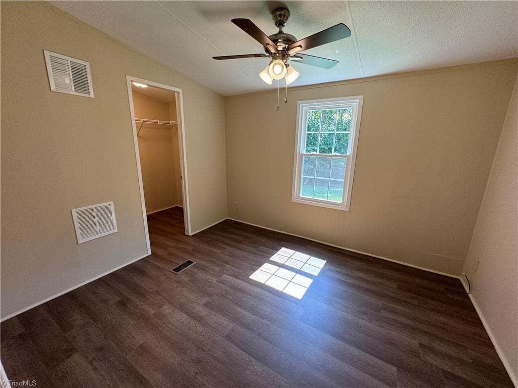 Manufactured Home at 5052 Friendship Circle Road, East Bend NC 27018, East Bend, photo 30 of 50