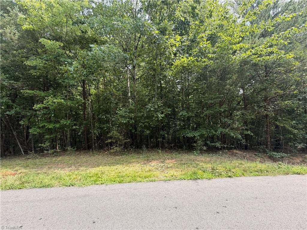 186 Glenoak Drive, Eden NC 27288