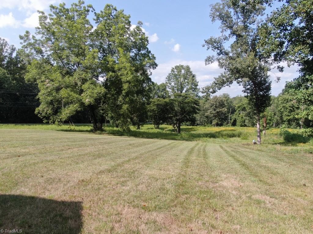 Investment at 209 Second Street, Pilot Mountain NC 27041, photo 4 of 13