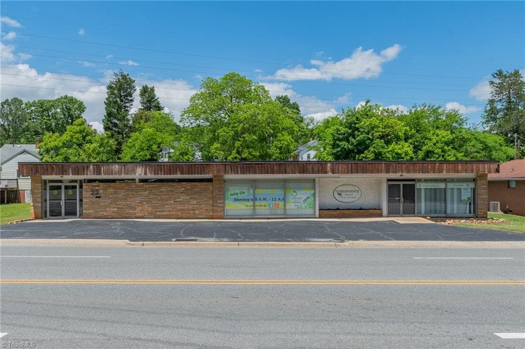 22 S Talbert Boulevard, Lexington NC 27292
