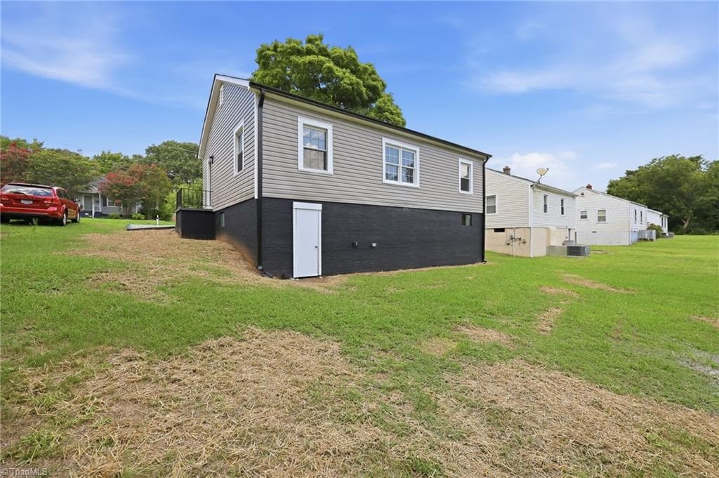 Stick/Site Built at 402 Gilbreath Street, Graham NC 27253, photo 9 of 32