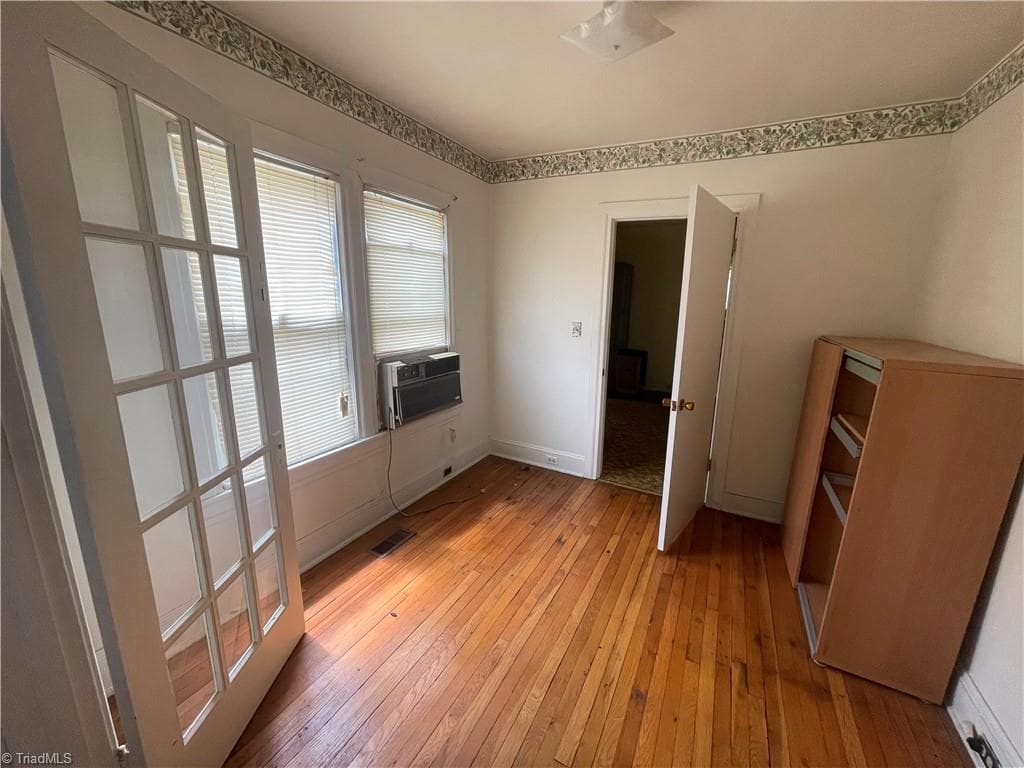 Stick/Site Built at 600 Warren Street, Greensboro NC 27403, photo 3 of 11