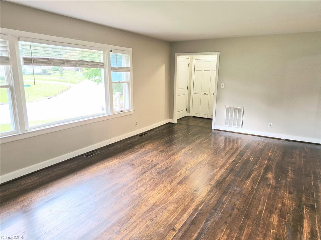 Stick/Site Built at 1603 Wendover Drive, High Point NC 27262, photo 6 of 18