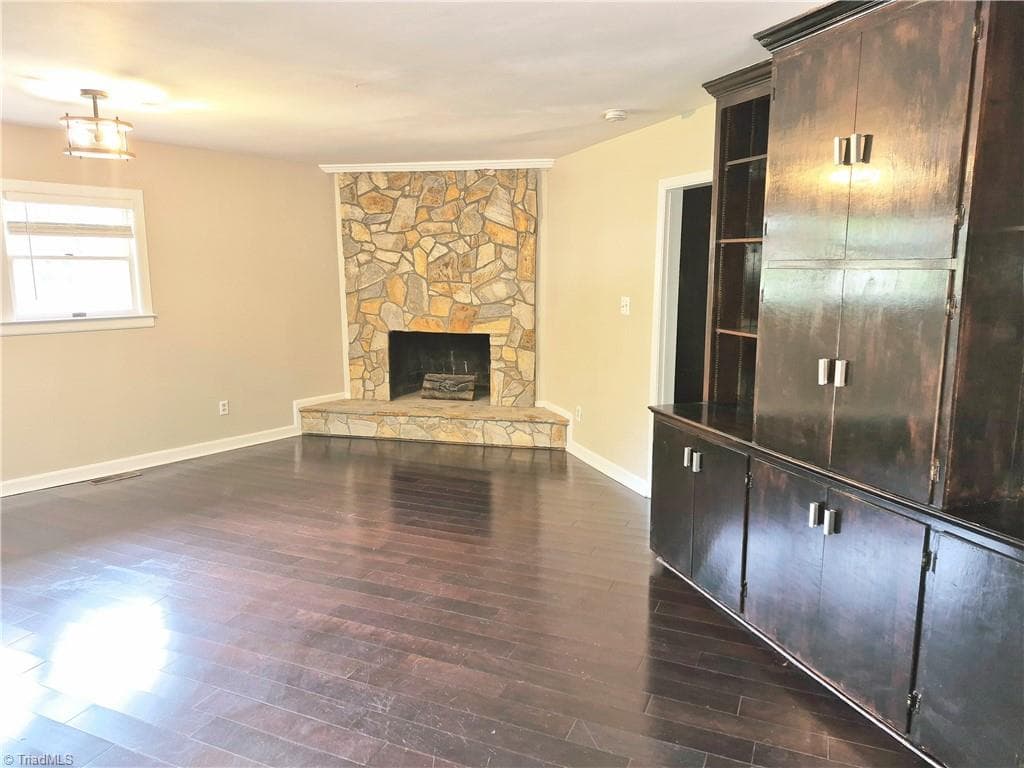 Stick/Site Built at 1603 Wendover Drive, High Point NC 27262, photo 5 of 18