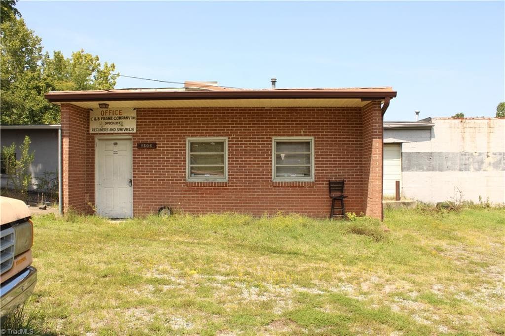 Industrial at 1506 Lexington Avenue, Thomasville NC 27360, photo 2 of 21