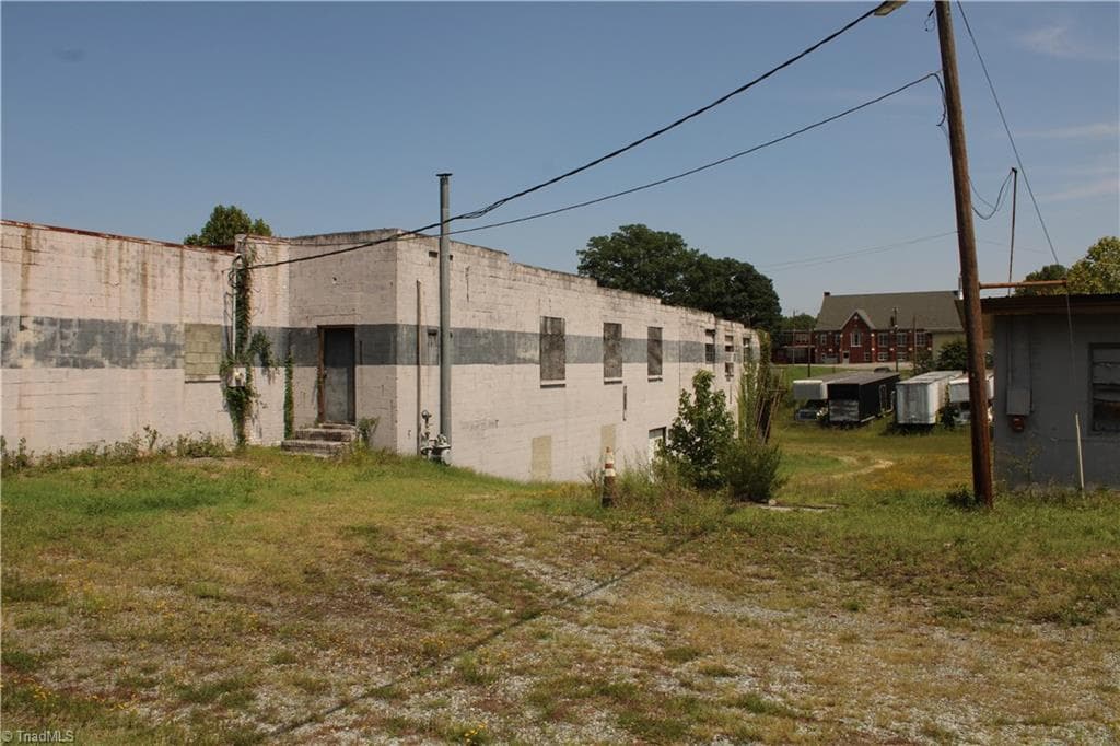 Industrial at 1506 Lexington Avenue, Thomasville NC 27360, photo 16 of 21